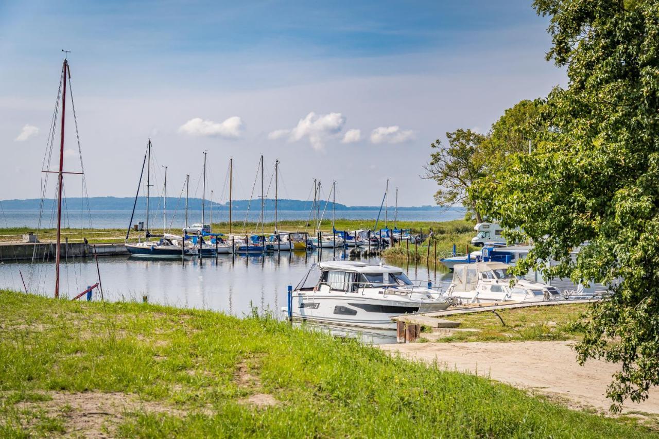 Marina Martinshafen - Beach Life Hotel Sassnitz Exterior photo